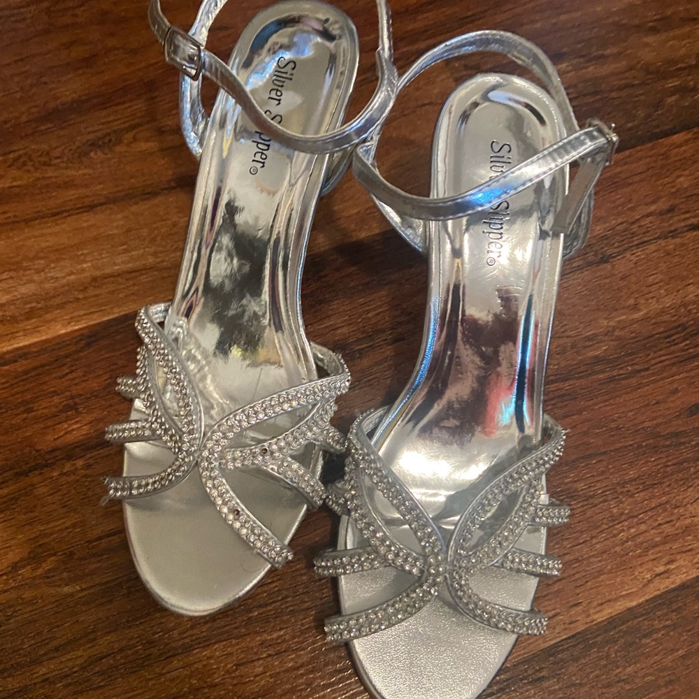 Womens Jewelled Kitten Heels